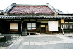 F01